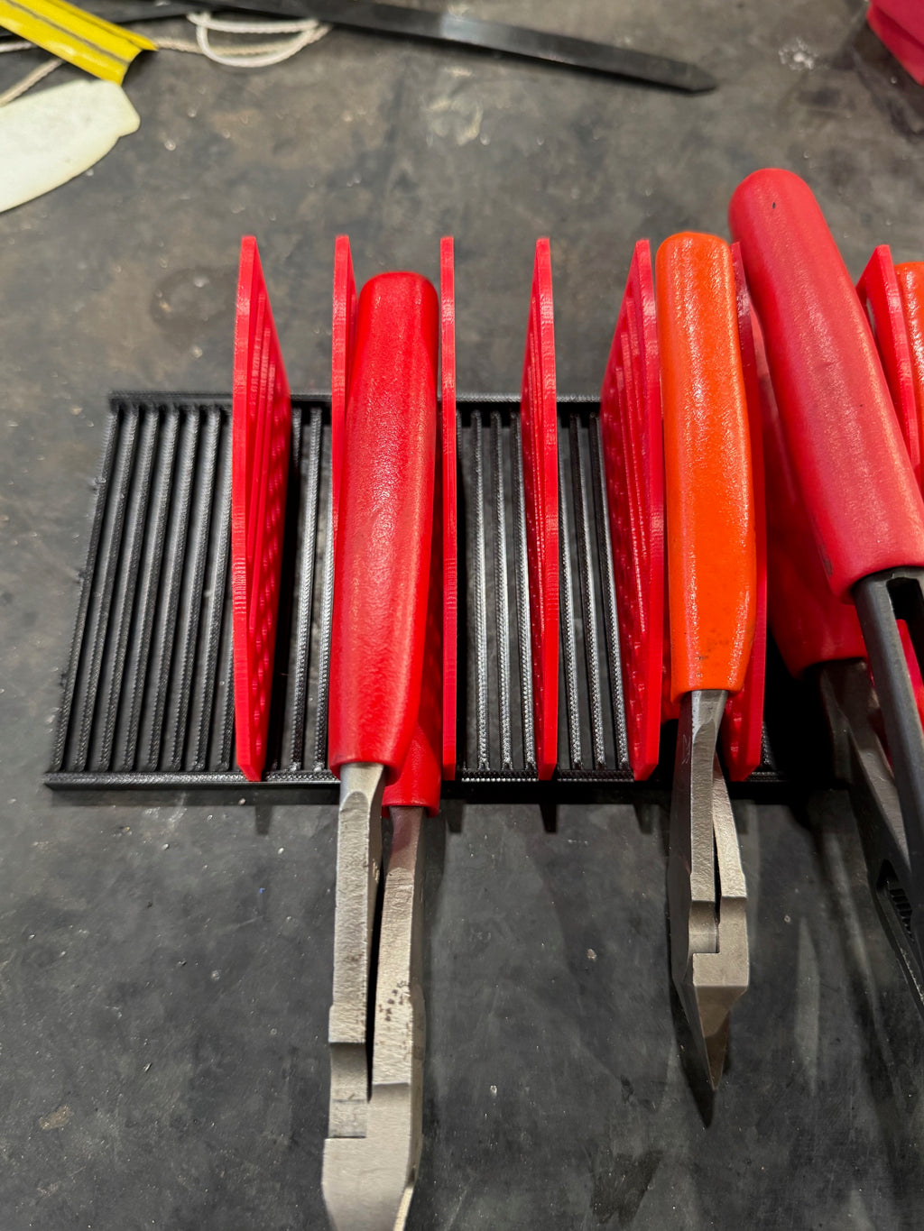 Adjustable Modular Plier Rack – Linkable & Fully Customizable